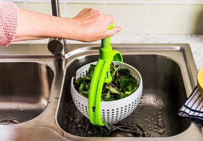Spina | Easy-To-Use Salad Spinner | Non-Scratch, Nylon Spinning Colander | Lettuce Spinner | Colander with Collapsible Handle | Green Spina | Easy-To-Use Salad Spinner | Non-Scratch, Nylon Spinning Colander | Lettuce Spinner | Colander with Collapsible Handle | Green